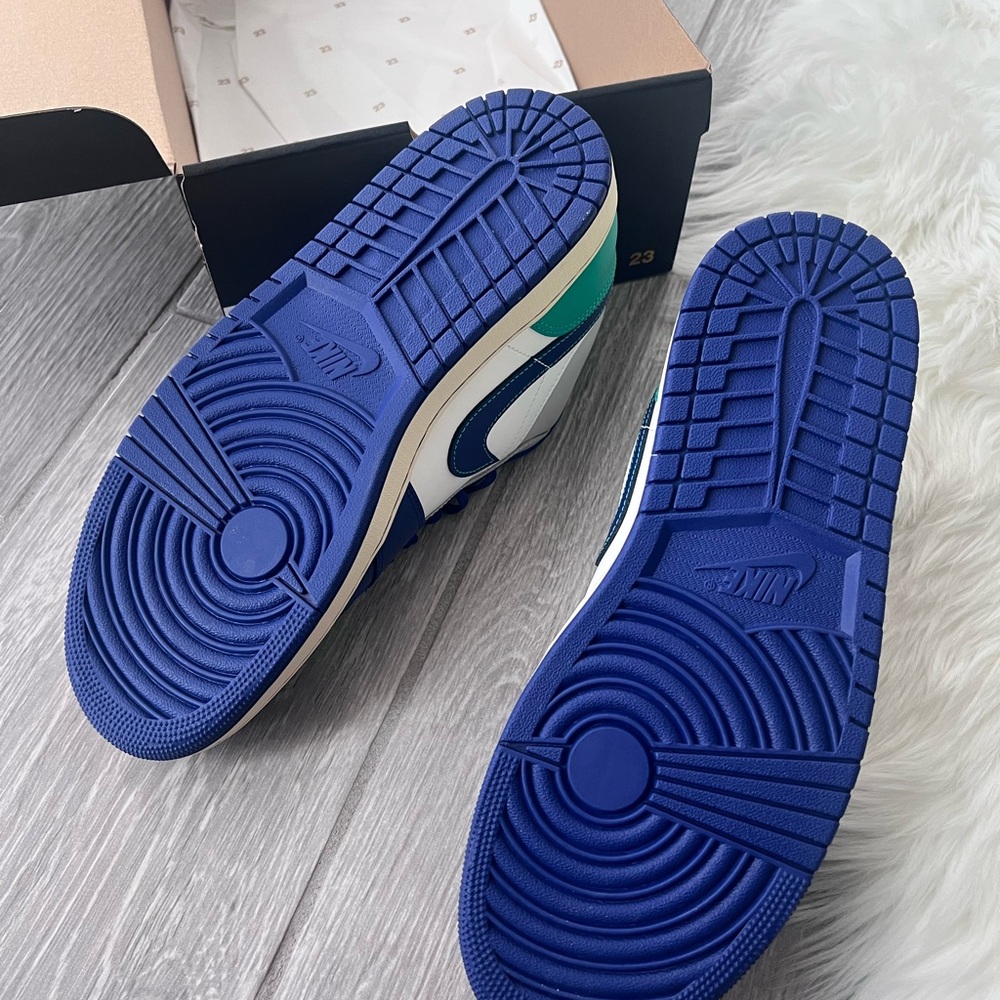 Jordan AJ 1 Low Men's Sneakers - Blue and Green - Picture 8 of 10